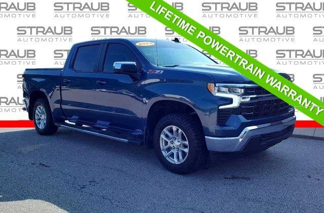 Used 2024 Lakeshore Blue Metallic Chevrolet LT image 1
