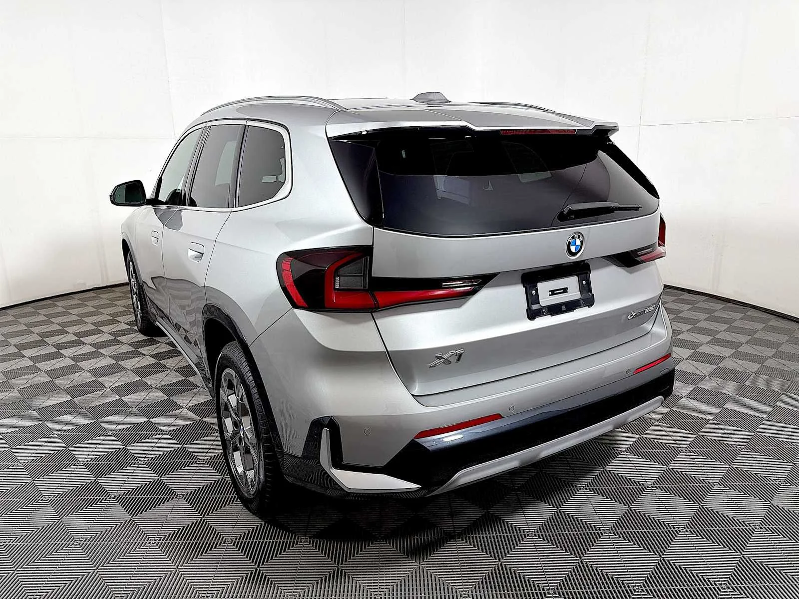 2026 BMW X1 28i - Photo 5