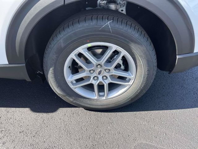 New 2026 Star White Metallic Tri-Coat Ford Active image 6
