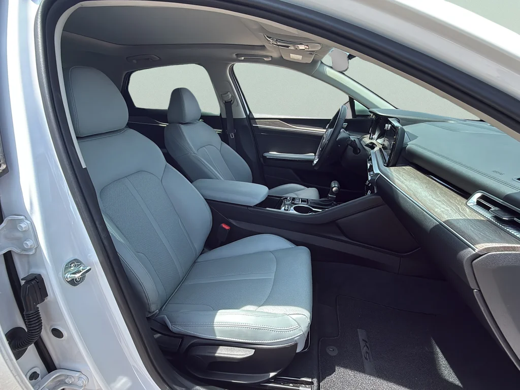 Certified Used 2023 Glacial White Pearl Kia EX image 20