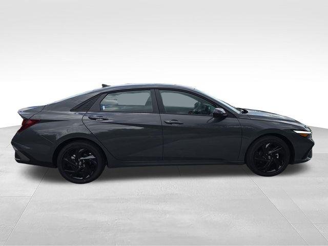 New 2026 Gray Hyundai SEL Sport Plus image 6