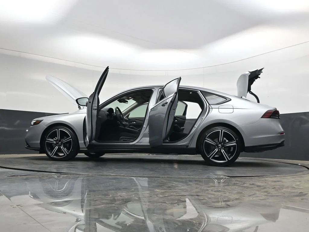 Certified Used 2026 Solar Silver Metallic Honda SE image 76