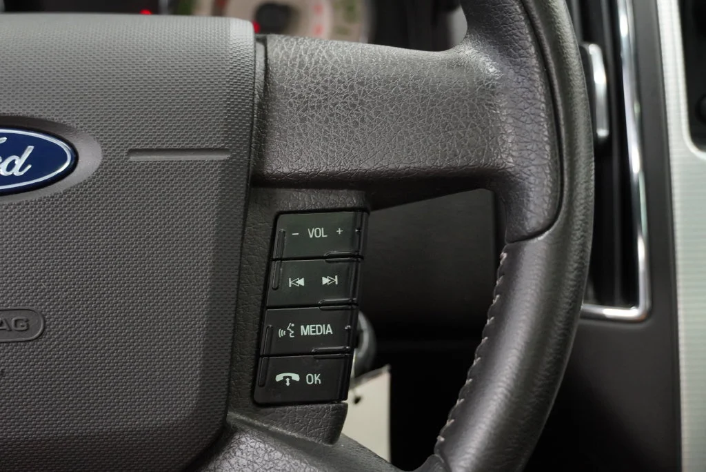 Used 2010 Black Ford SEL image 29