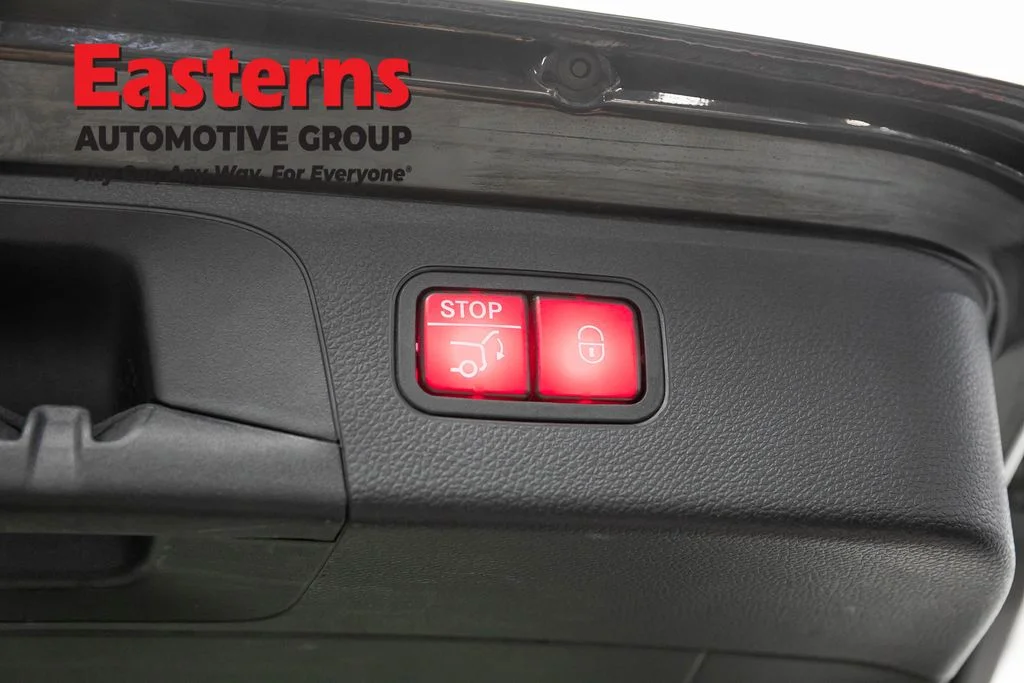 Used 2022 Black Mercedes-Benz GLC 300 image 23