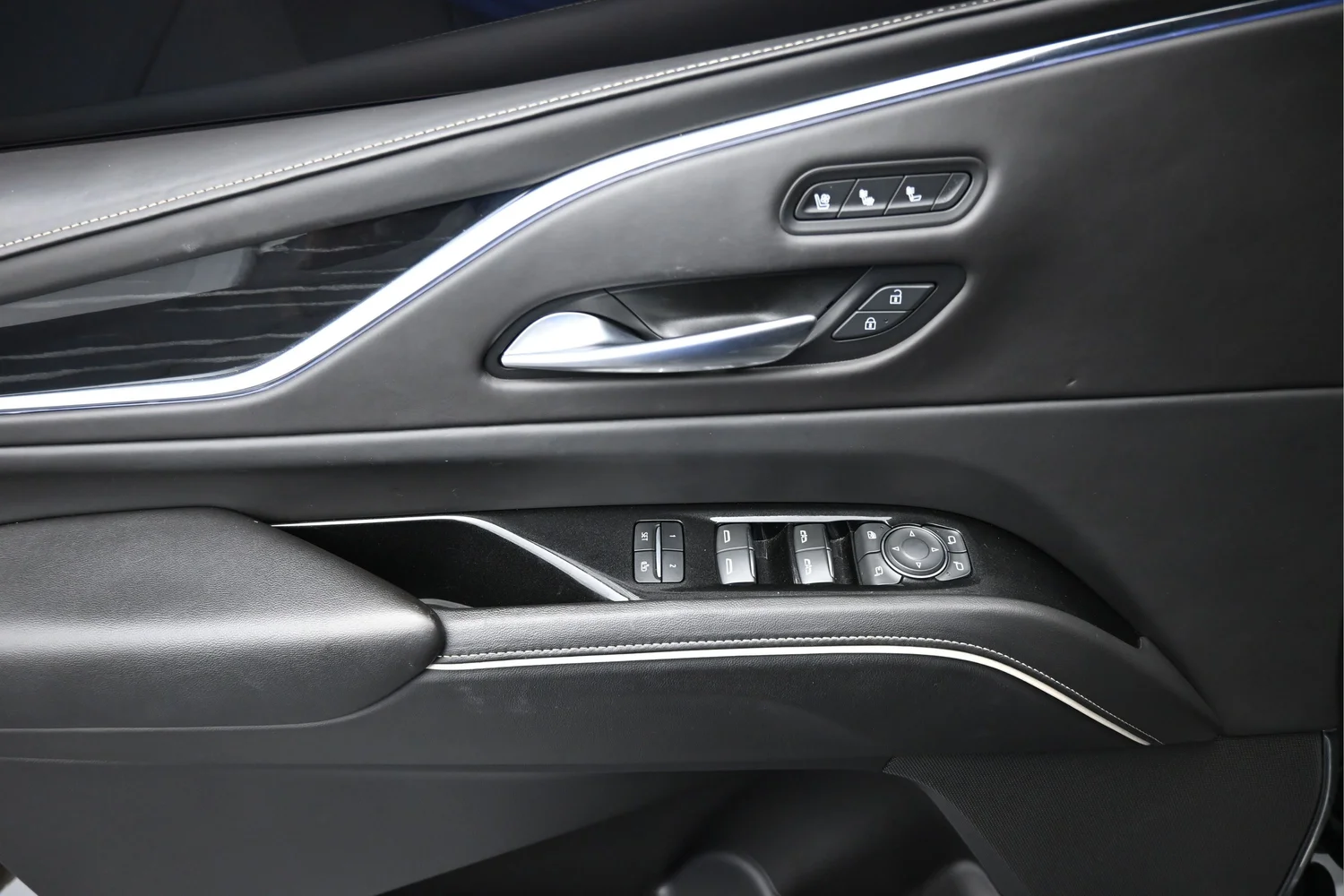 Used 2024 Black Cadillac V-Series image 28