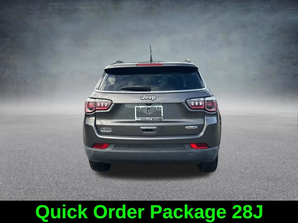 Used 2019 Gray Jeep Latitude image 6