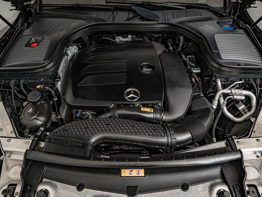 Used 2022 Black Mercedes-Benz GLC 300 image 37