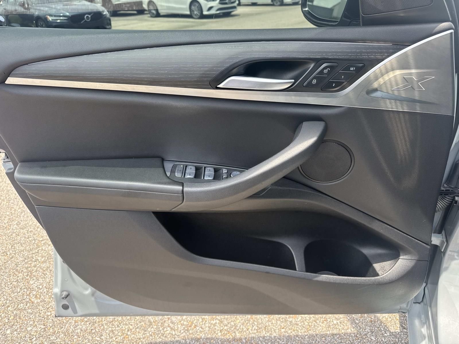 Used 2022 Gray BMW sDrive30i image 21