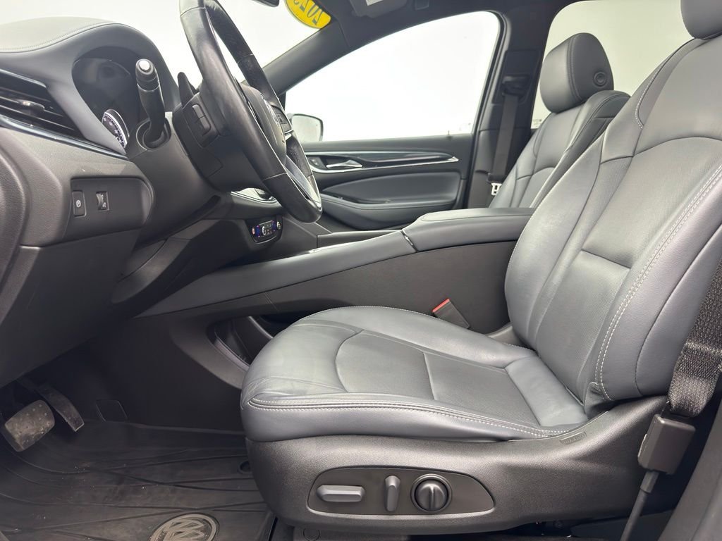 Used 2023 Ebony Twilight Metallic Buick Essence image 18