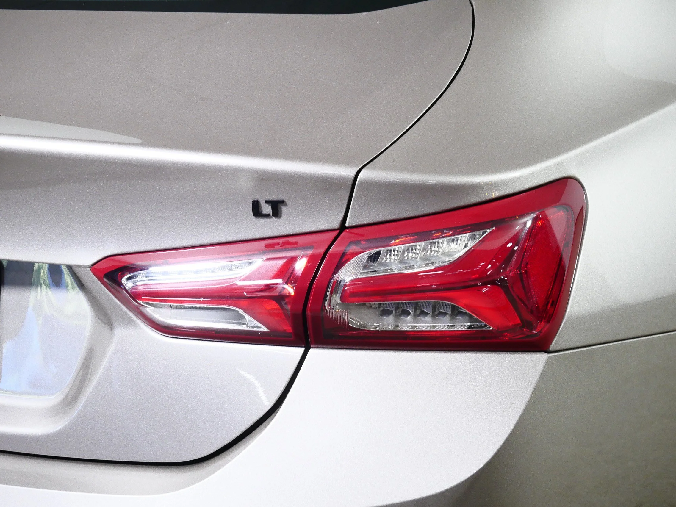 Used 2022 Mineral Gray Metallic Chevrolet LT image 17