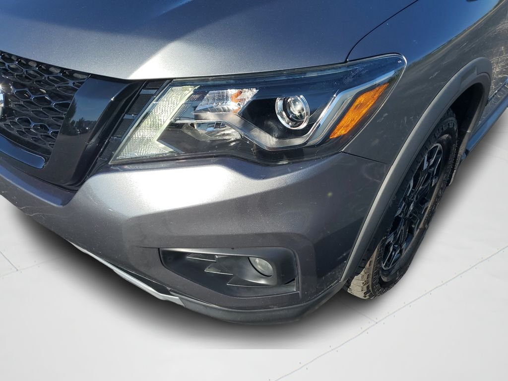 Used 2020 Gray Nissan SL image 27