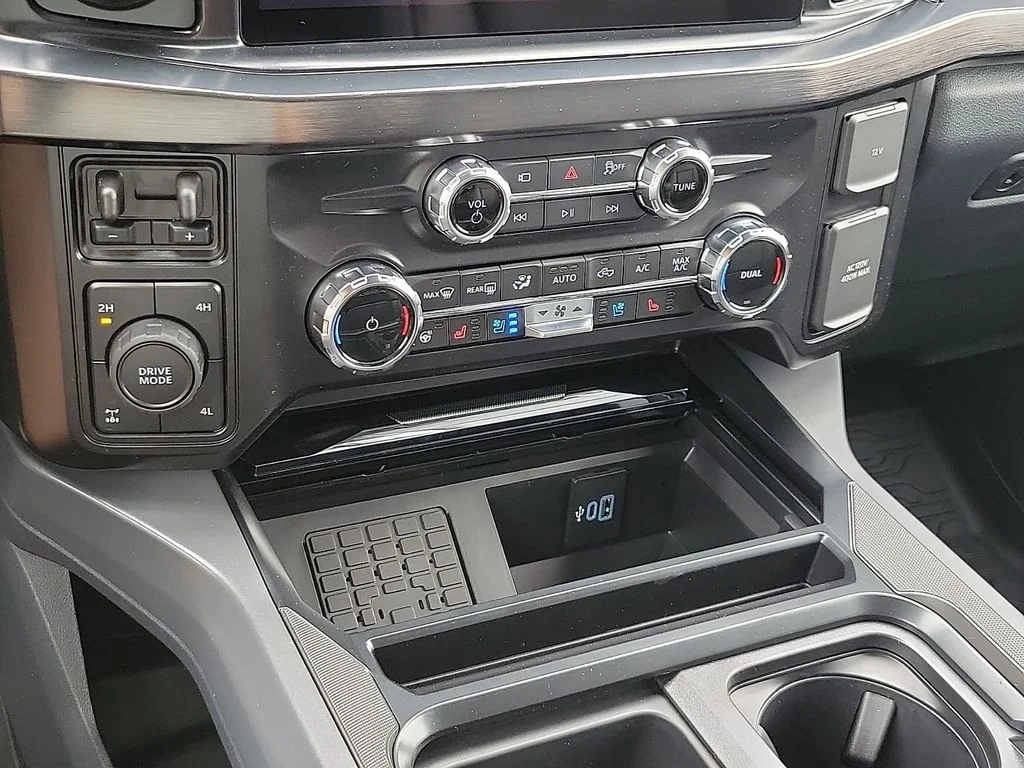 New 2026 Carbonized Gray Metallic Ford F-350® Lariat® image 17