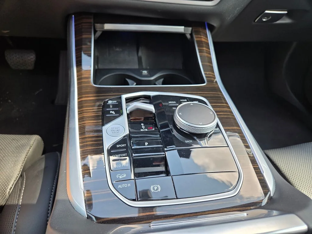 Used 2026 White BMW xDrive40i image 18