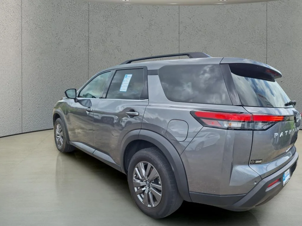 Used 2024 Gray Nissan SV image 3