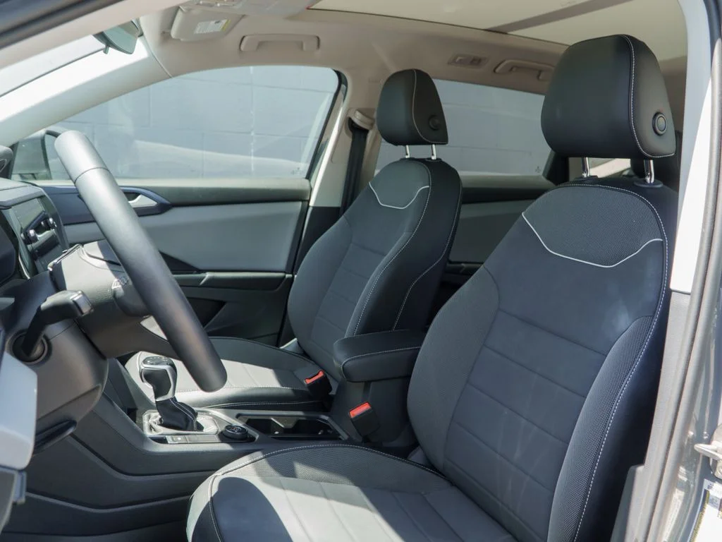 Used 2023 Gray Volkswagen 1.5T SE image 5
