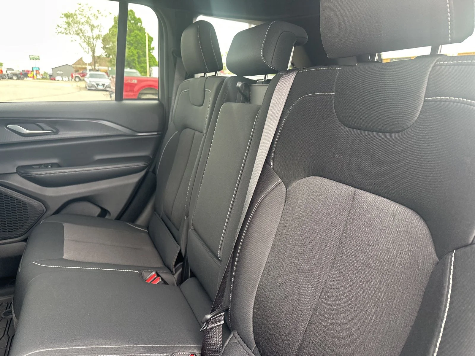 Used 2024 Black Jeep Laredo image 20