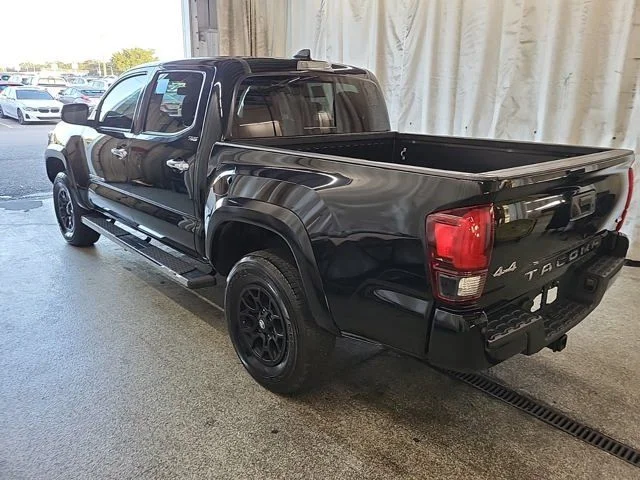 Used 2022 Black Toyota SR5 image 11
