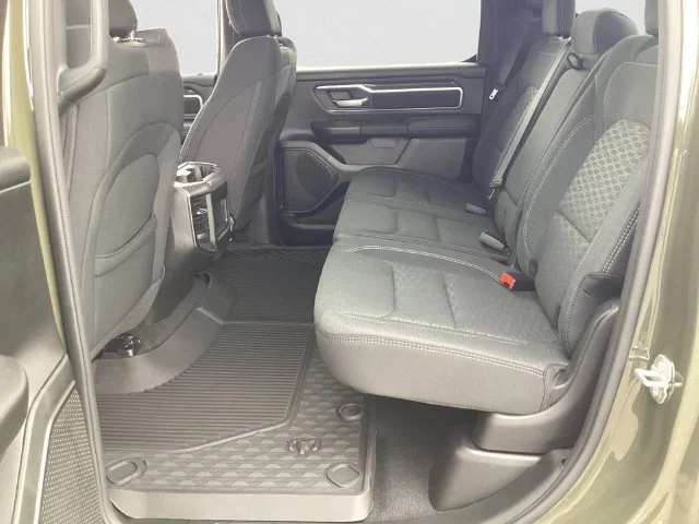 New 2026 Tank Ram BIG HORN CREW CAB 4X4 5