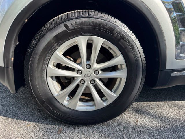 Used 2017 Liquid Platinum INFINITI Base image 2