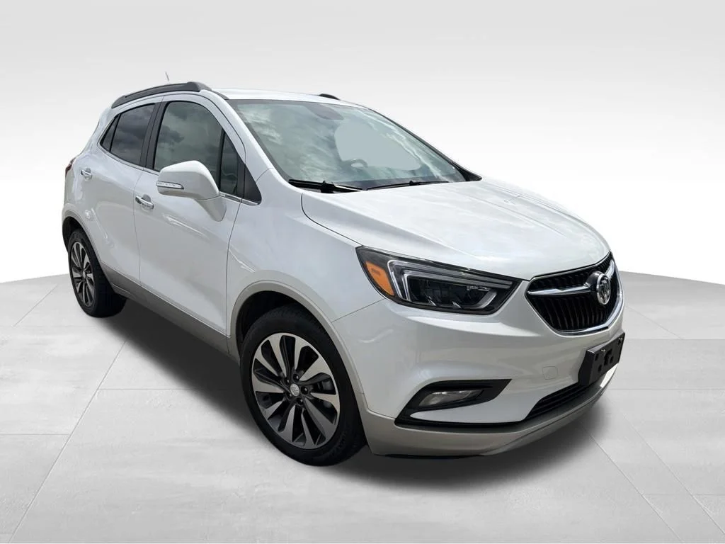 Used 2018 White Frost Buick Essence image 15