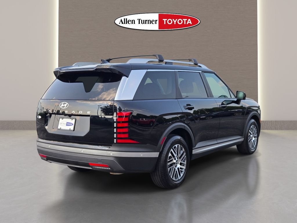 Used 2026 Black Hyundai SEL Premium image 7