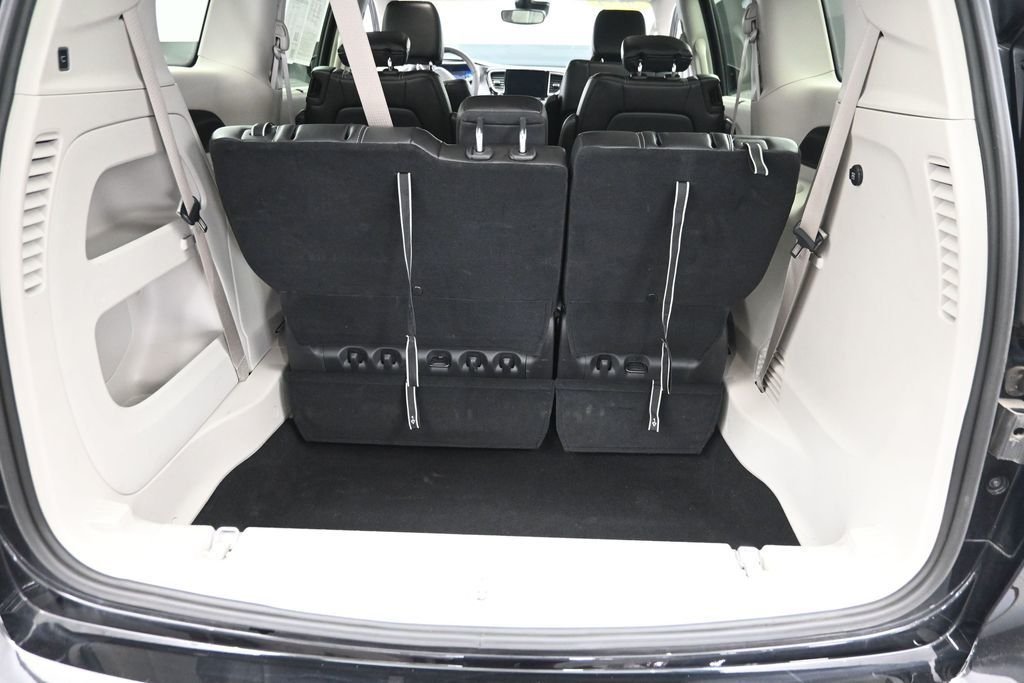 Used 2024 Black Chrysler Touring L image 13