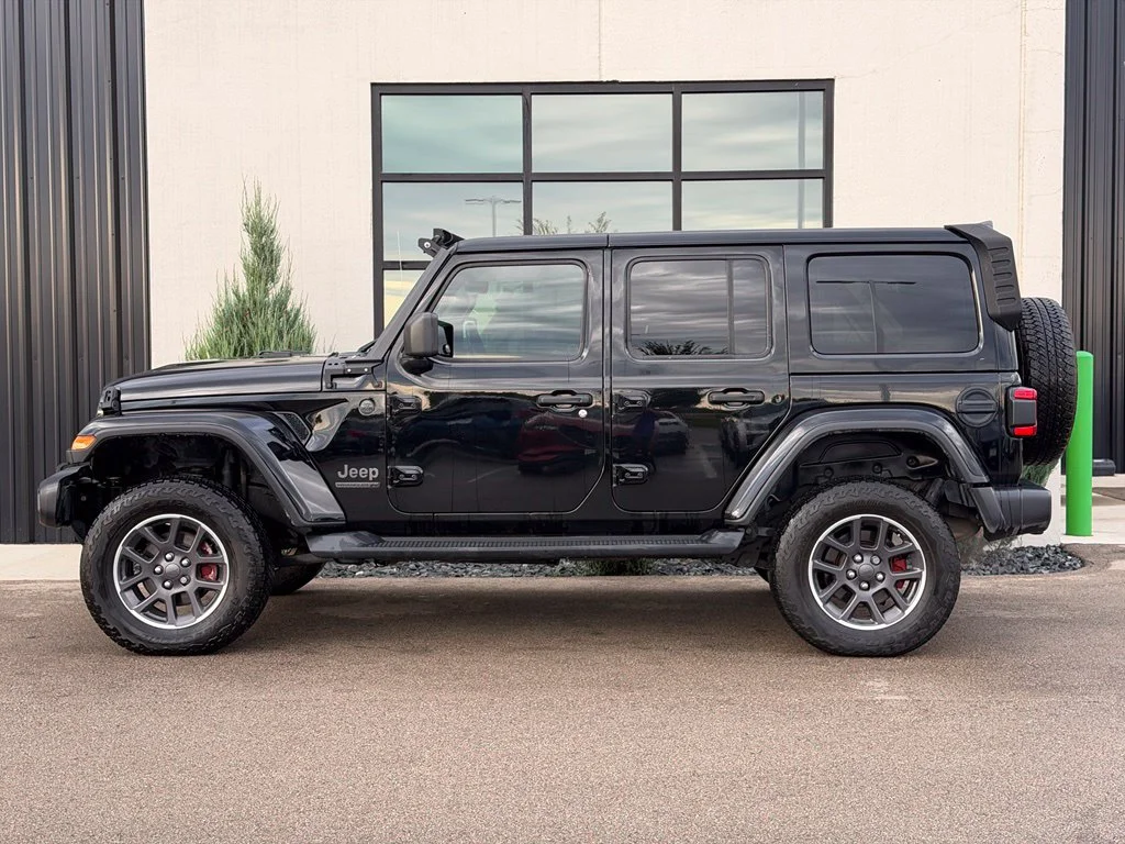 Used 2021 Black Jeep Unlimited Sahara image 2