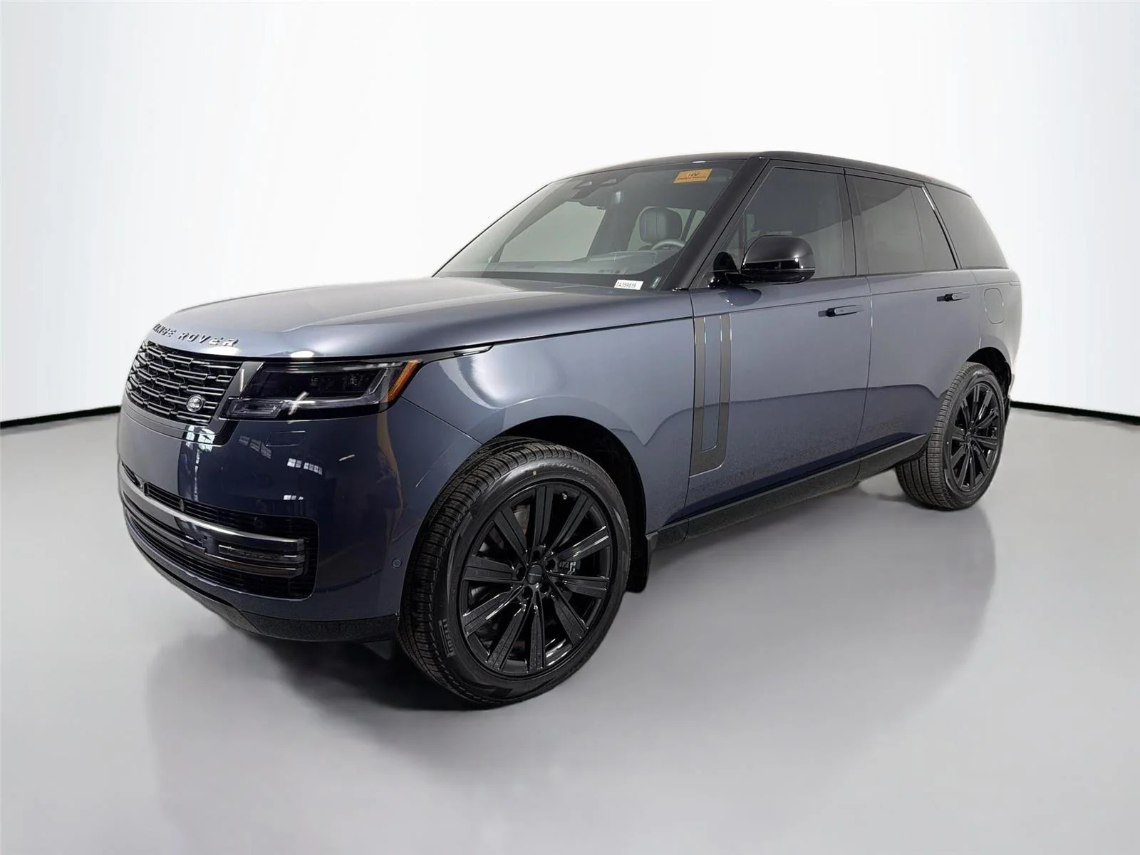 2026 Land Rover Range Rover 3.0 PHEV SE SWB's photo