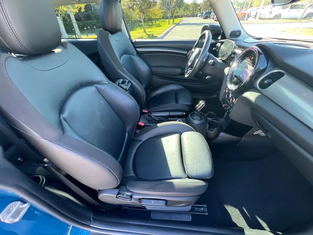 Used 2023 Blue MINI Base image 24