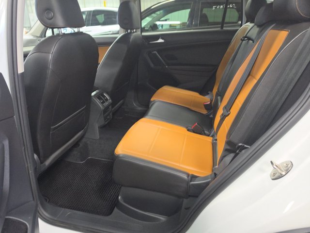 Used 2018 Pure White Volkswagen SEL image 4