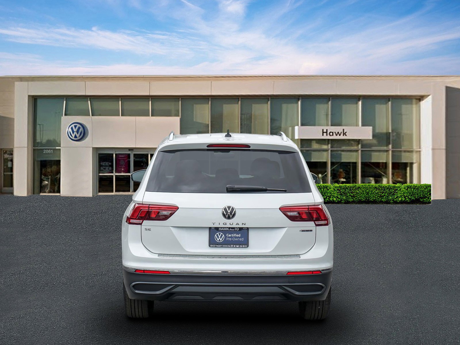 Used 2023 Opal White Pearl Volkswagen SE image 6
