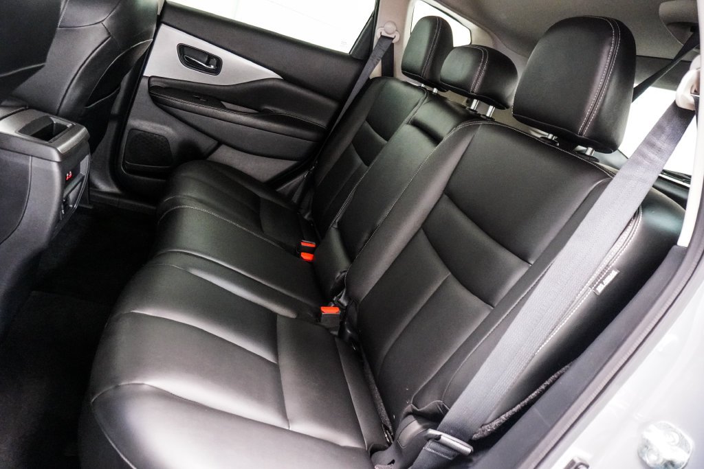 Used 2023 Gray Nissan SV image 8