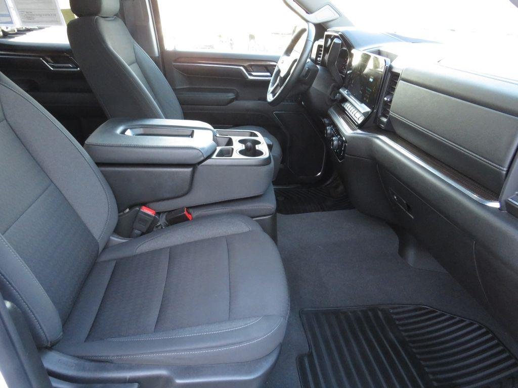Used 2024 Summit White Chevrolet RST image 21