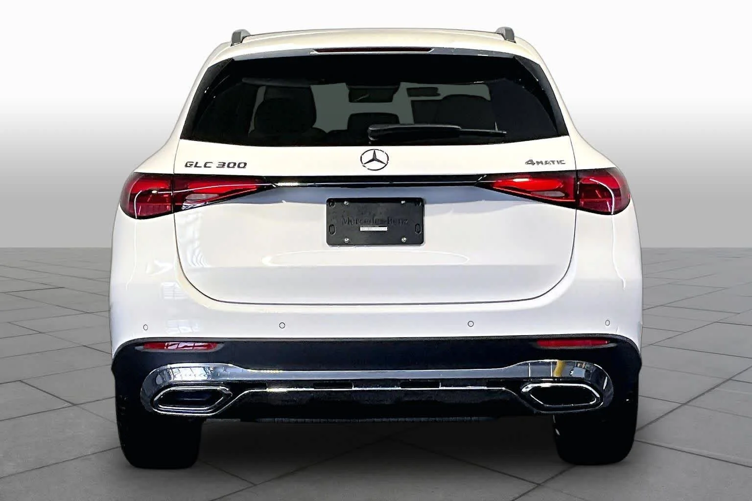New 2026 Polar White Mercedes-Benz GLC 300 image 4