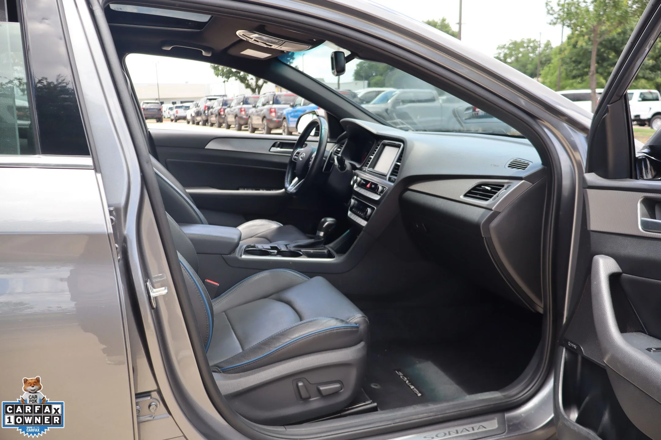 Used 2018 Gray Hyundai Limited image 31