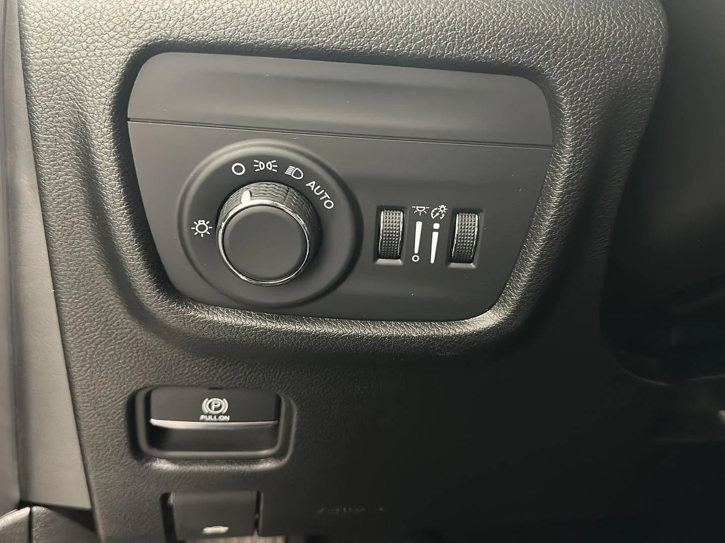 Used 2025 Velvet Red Pearlcoat Jeep Altitude image 16