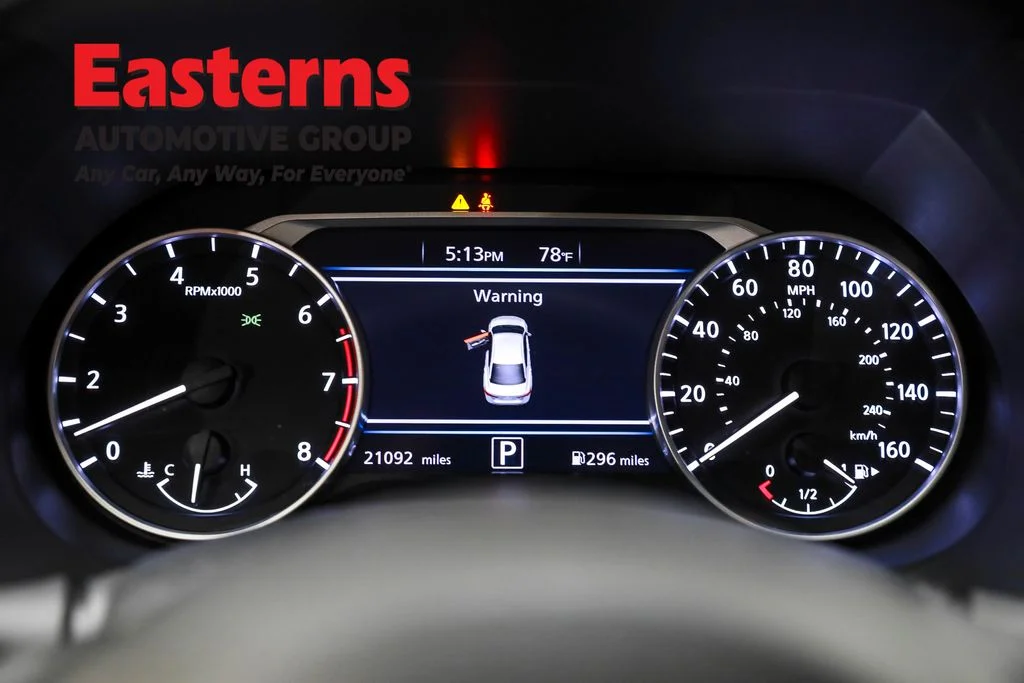 Used 2024 Gray Nissan SV image 18