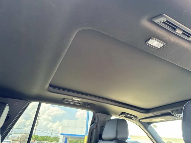 Used 2024 Silver GMC Denali image 24