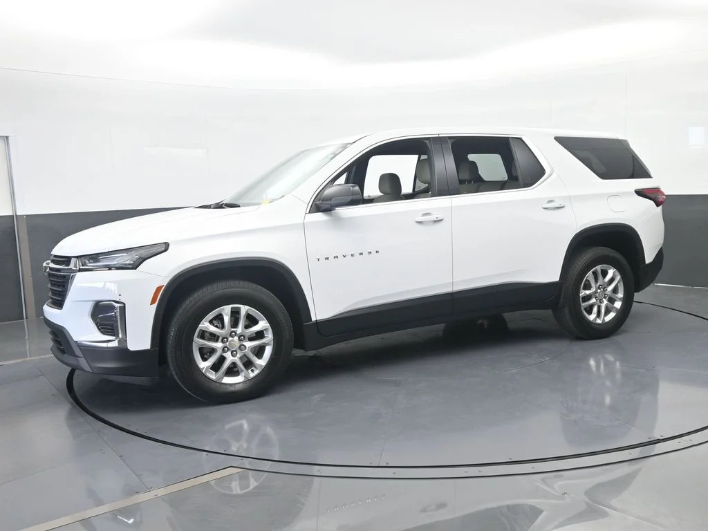Used 2022 Summit White Chevrolet LS image 2