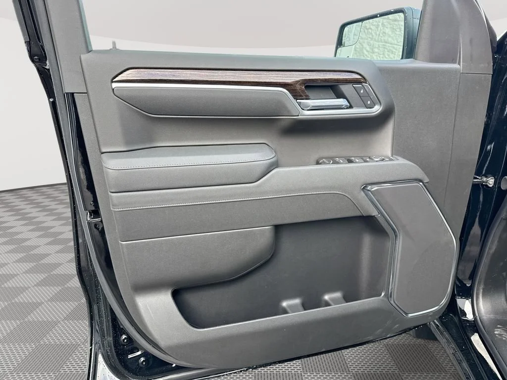 New 2026 Onyx Black GMC Elevation image 22