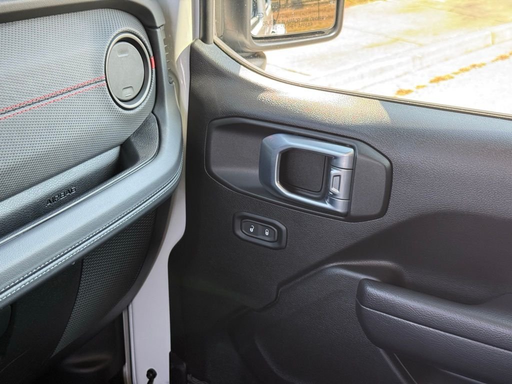 Used 2024 White Jeep Rubicon image 37