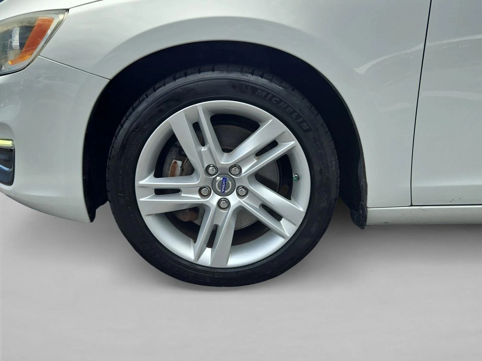Used 2014 Ice White Volvo T5 Premier image 22