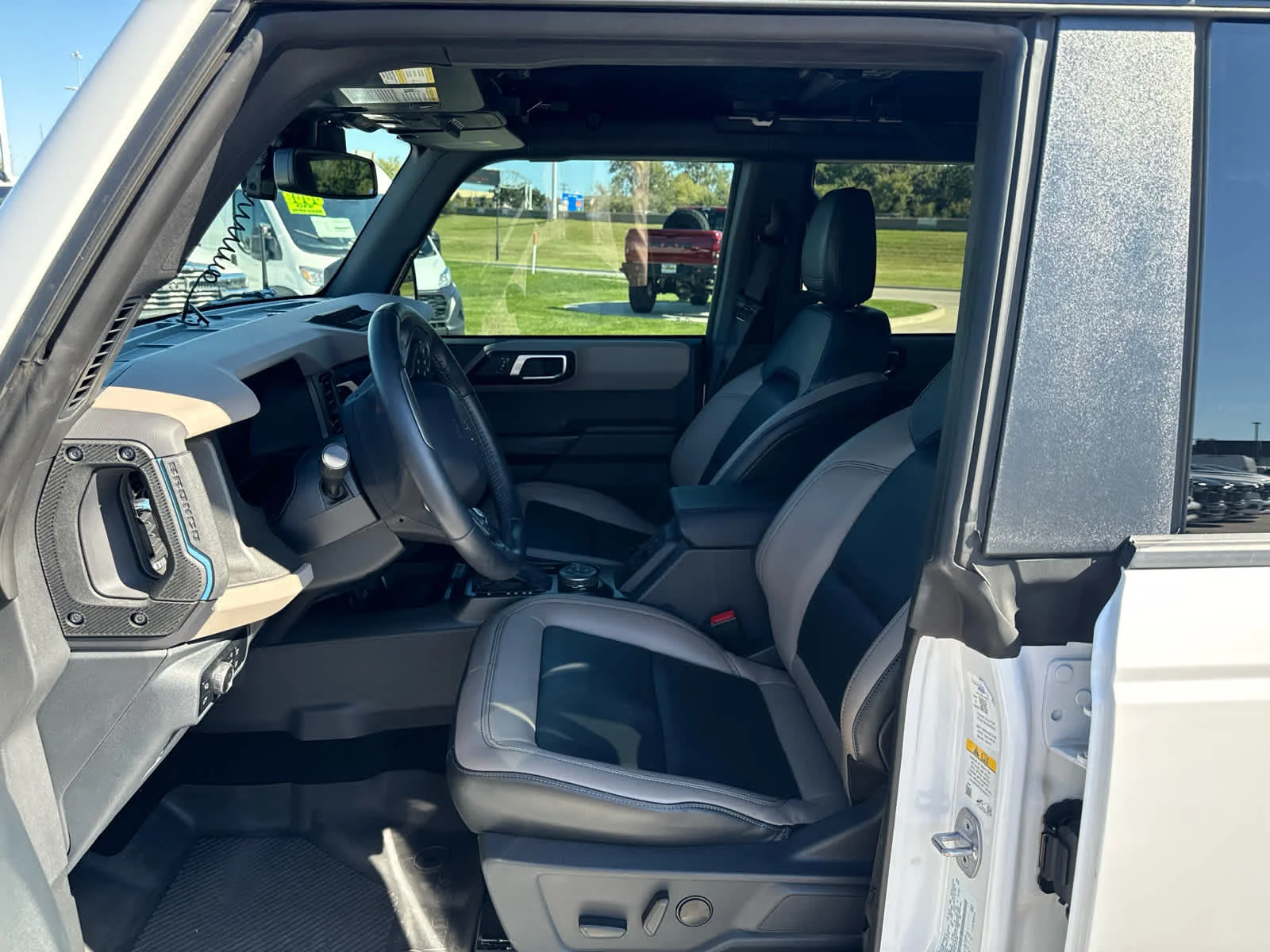Used 2024 Oxford White Ford Wildtrak image 9