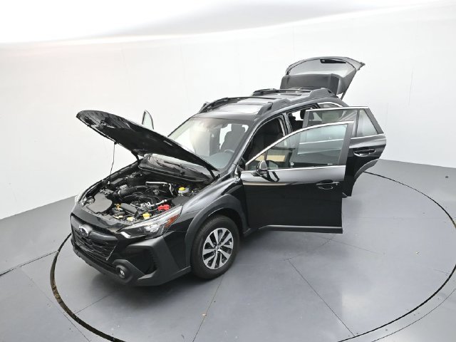 Used 2024 Crystal Black Silica Subaru Premium image 29