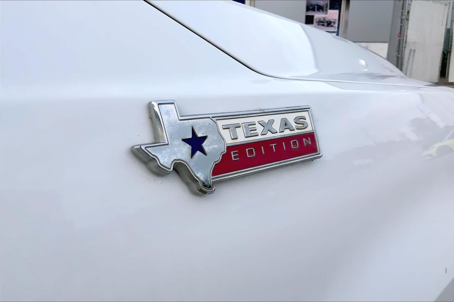 Used 2018 Oxford White Ford F-350 SRW Pickup XL image 9