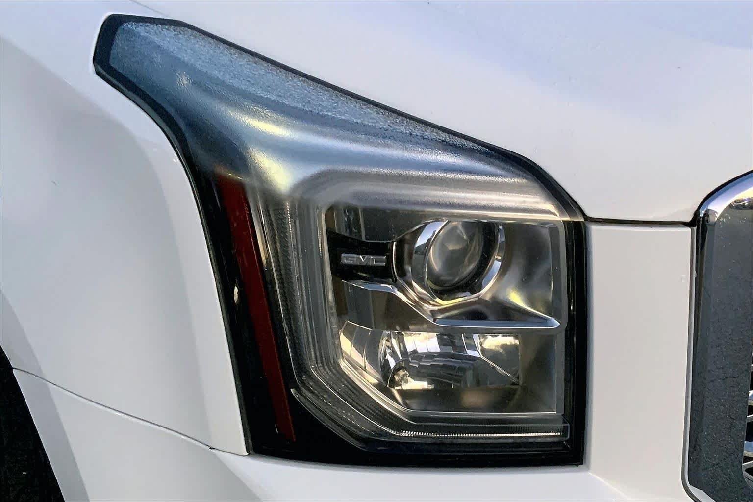 Used 2019 Summit White GMC Denali image 24
