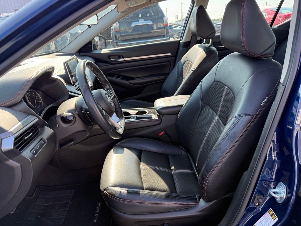 Used 2024 Blue Nissan 2.5 SR image 4