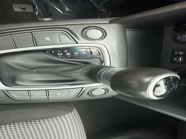 Used 2019 White Hyundai SEL image 19