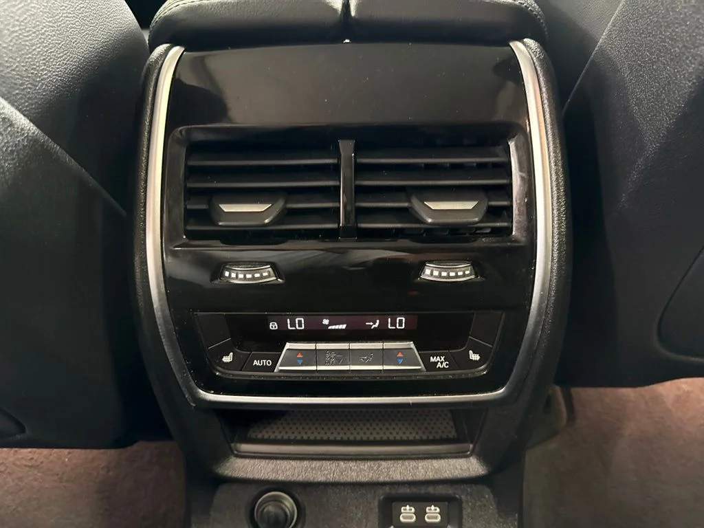 Used 2020 Gray BMW xDrive40i image 15
