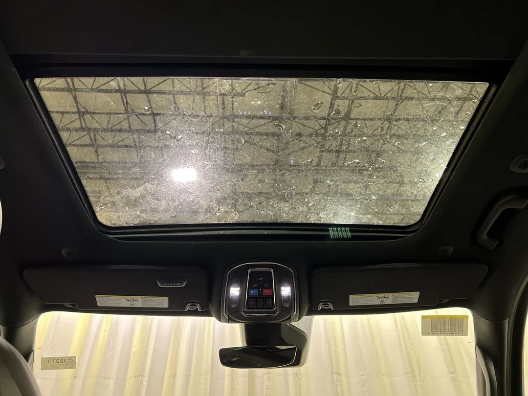 New 2026 Bright White Clear-Coat Exterior Paint Jeep BASE image 12